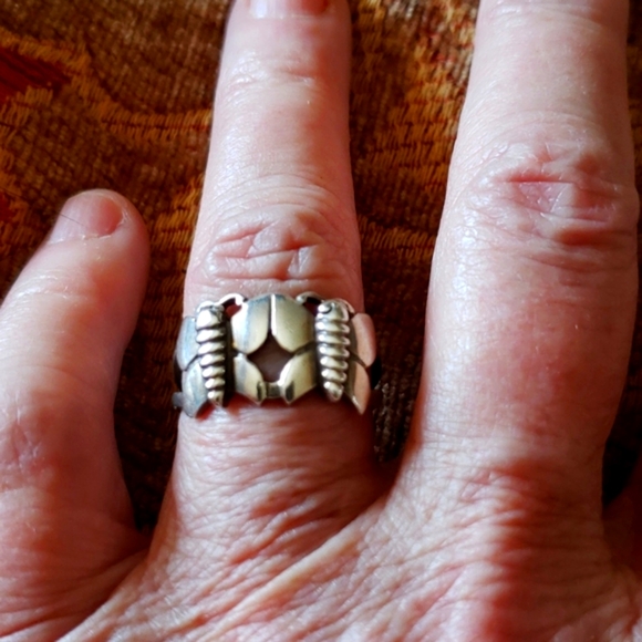 ring - Picture 3 of 3